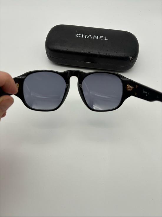 CHANEL vintage Black Sunglasses with Gold CC Emblem and Blue Lenses with case main image 10